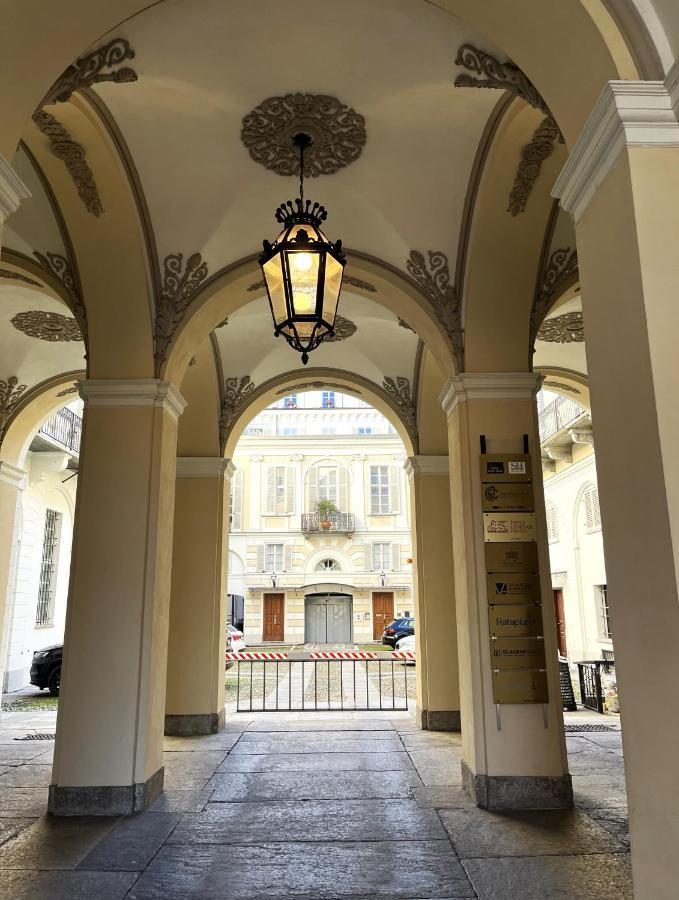 Corte Des Ambrois By Apartments To Art Турин Екстер'єр фото